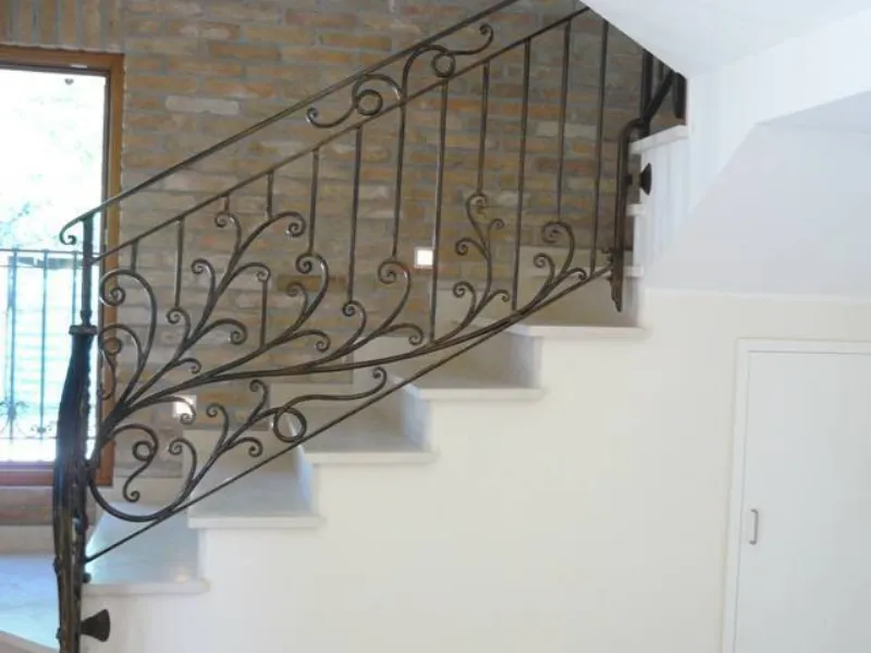 Ringhiere scale interne Ringhiere in legno per scale interne