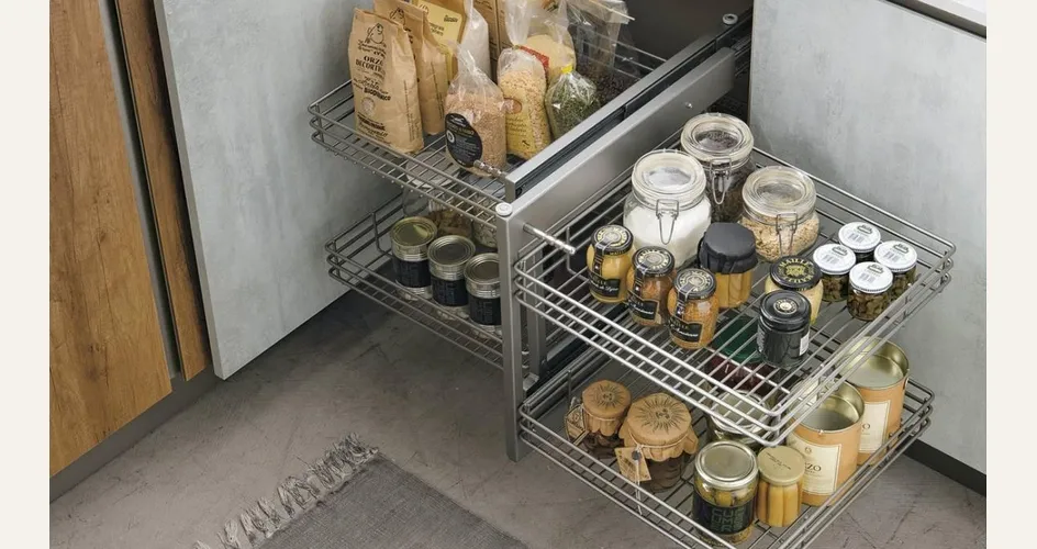 Cesti ad angolo ad estrazione totale della cucina Infinity Diagonal di Stosa
