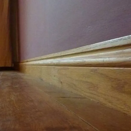 Battiscopa in legno