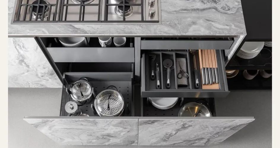 Aspen di Doimo Cucine - Cassetti e cestoni organizzati