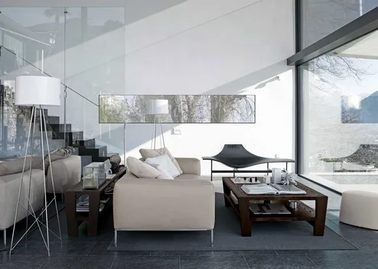 living moderno con pareti bianche