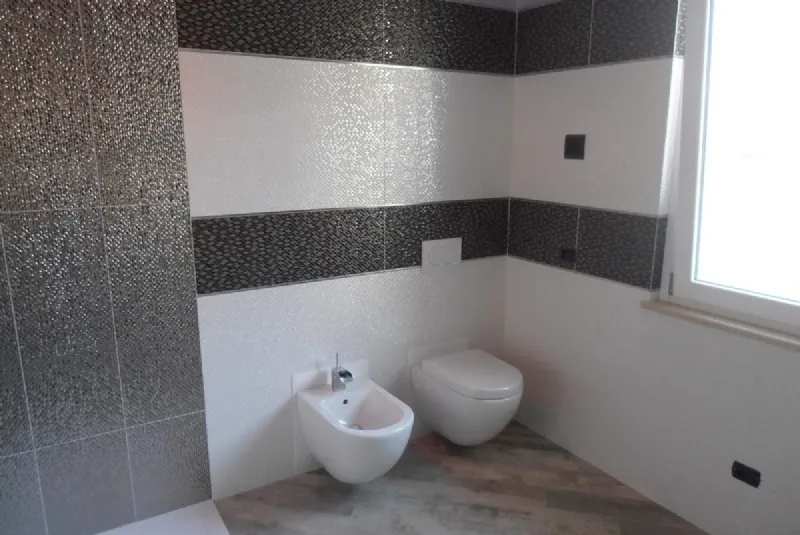 Esempio di rivestimento bagno