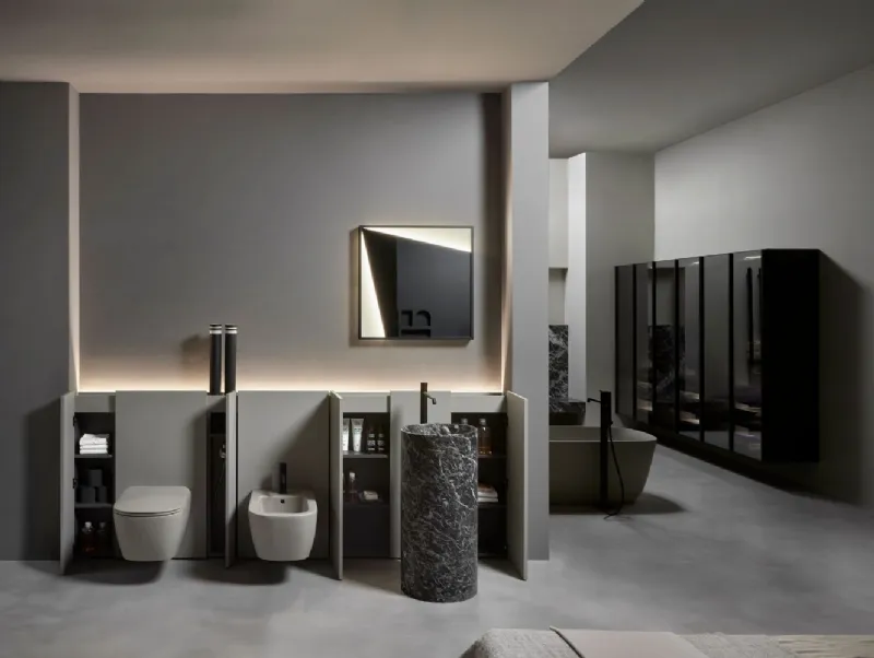 Antonio Lupi presenta i sanitari Komodo fissati sulla boiserie AL_Offset che amplia lo spazio contenitivo