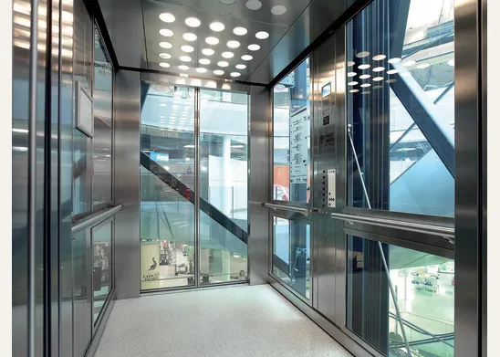 interno ascensore Kone