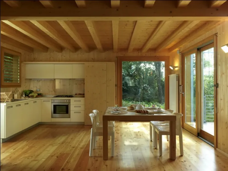 Interno di una casa in legno