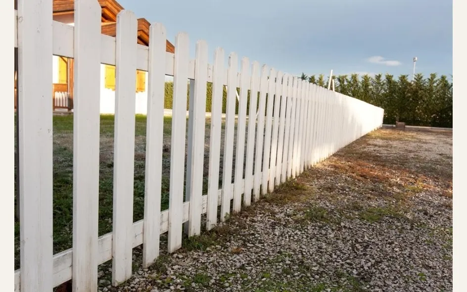 Una recinzione in legno