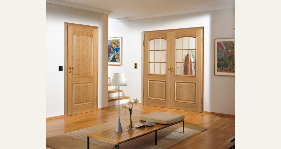 Porte in legno chiaro