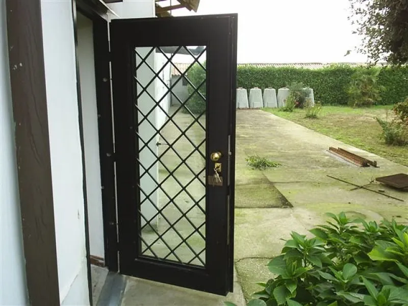 Porta in ferro per giardino