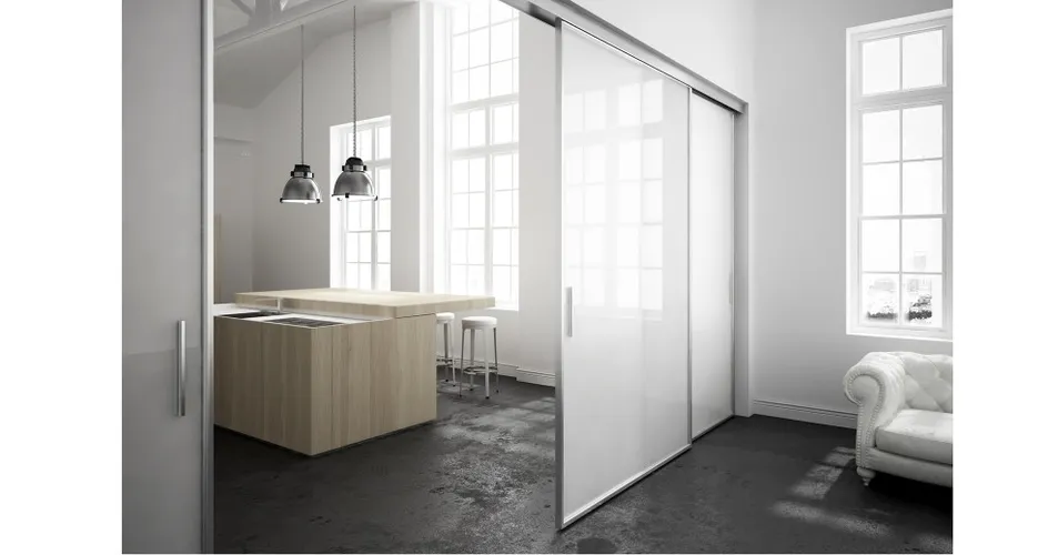 Esempio di porta in vetro scorrevole per interno