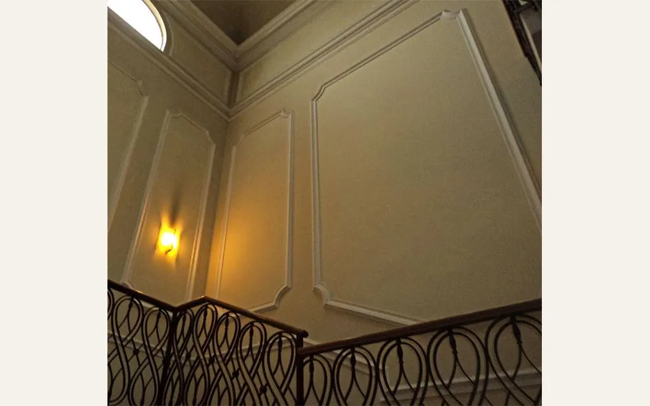 Cornice in gesso per pareti