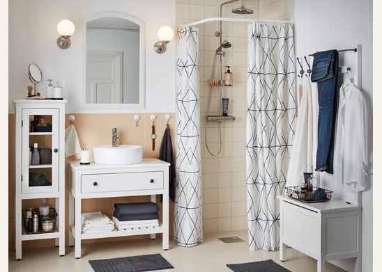 Tutto candido il bagno Ikea con alcuni pezzi basici indispensabili