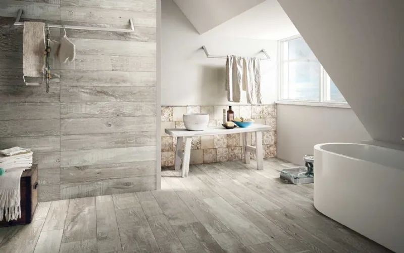 Piastrelle Madeira in gres porcellanato effetto legno per il bagno di Iris Ceramica