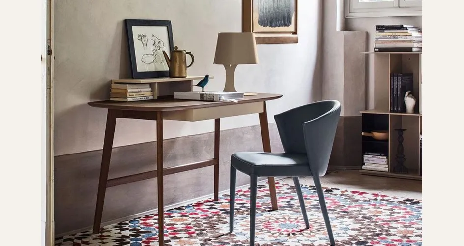 la scrivania in legno Match di Calligaris