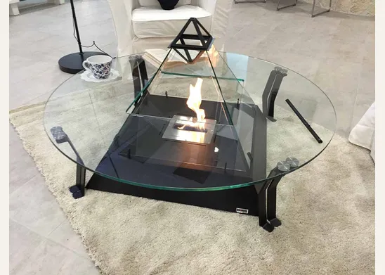 Louvre di Biokamino ha forma a piramide e visibilità della fiamma a 360°