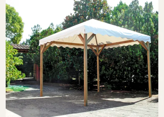Gazebosimple, il kit per il gazebo fai da te proposto dai Fratelli Aquilani, con 4 pali con telo in pvc