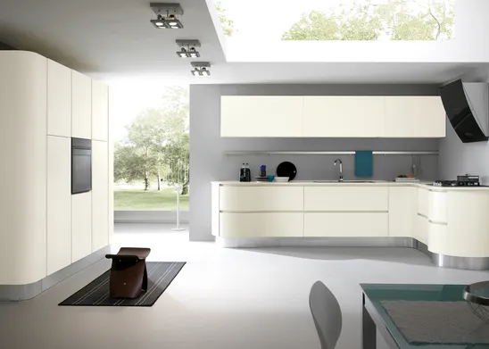 Perché il bianco in cucina regge negli anni (foto Cucina Spar Miami 62)