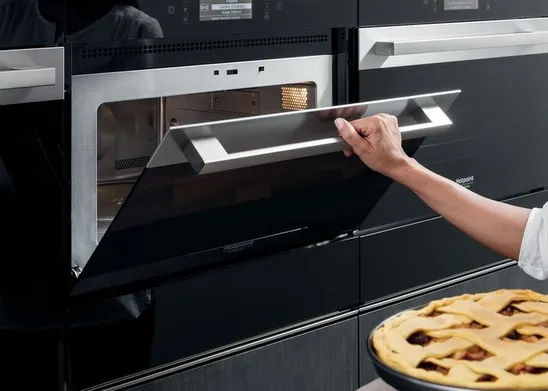 Il microonde da incasso Hotpoint MP 996 IX HA - F095731