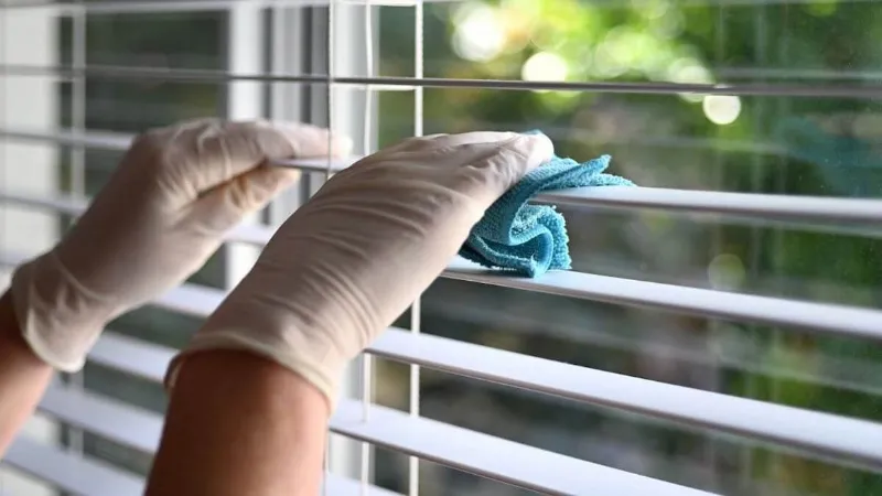 Pulizia delle tapparelle in plastica