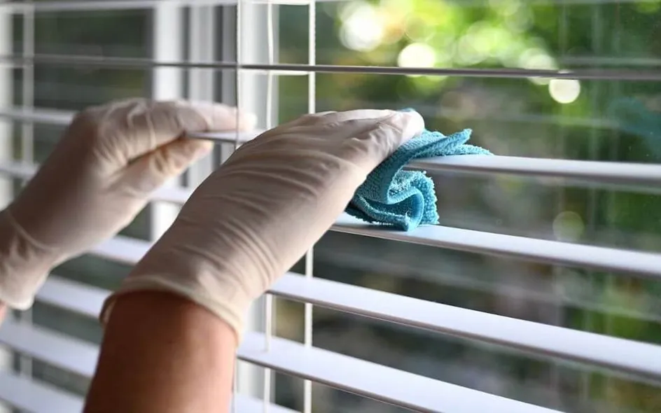 Pulizia delle tapparelle in plastica
