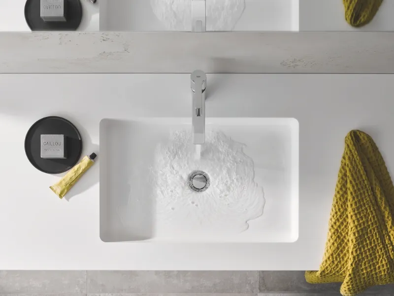 Rubinetto per il bagno della collezione Lineare di Grohe