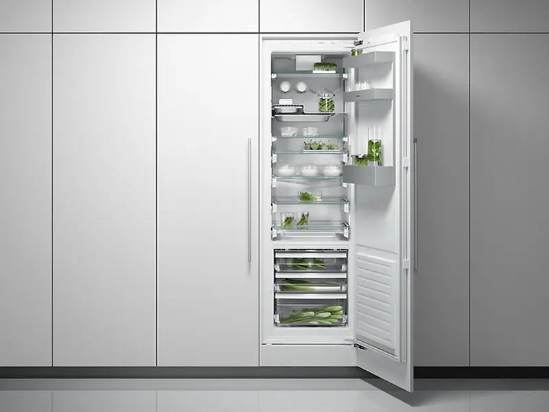 Questo armadio nasconde un frigorifero ad incasso