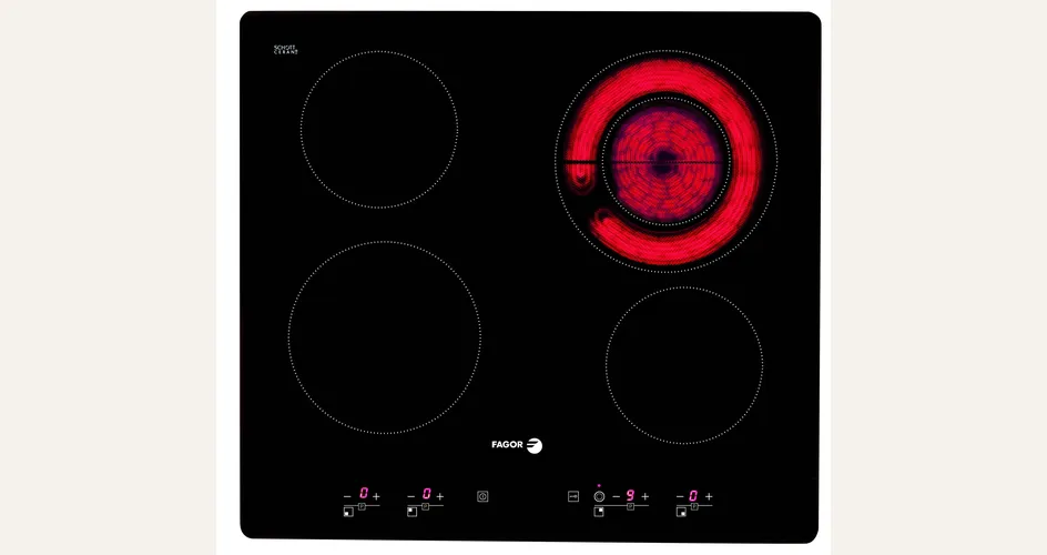 Una cucina con resistenze e piano in vetroceramica