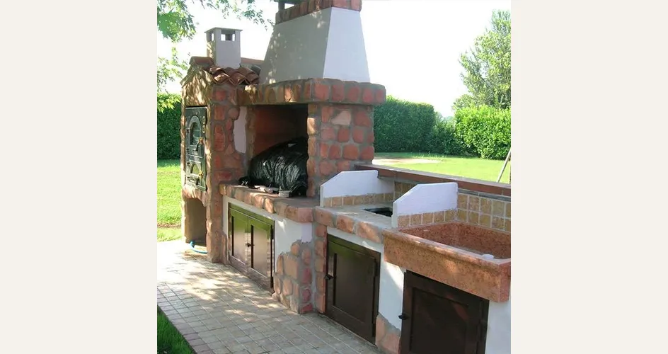 Un esempio di berbecue in muratura Primerano