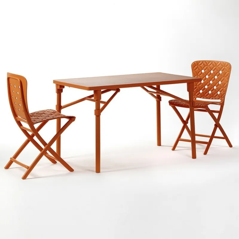 Tavolo da giardino pieghevole con sedie