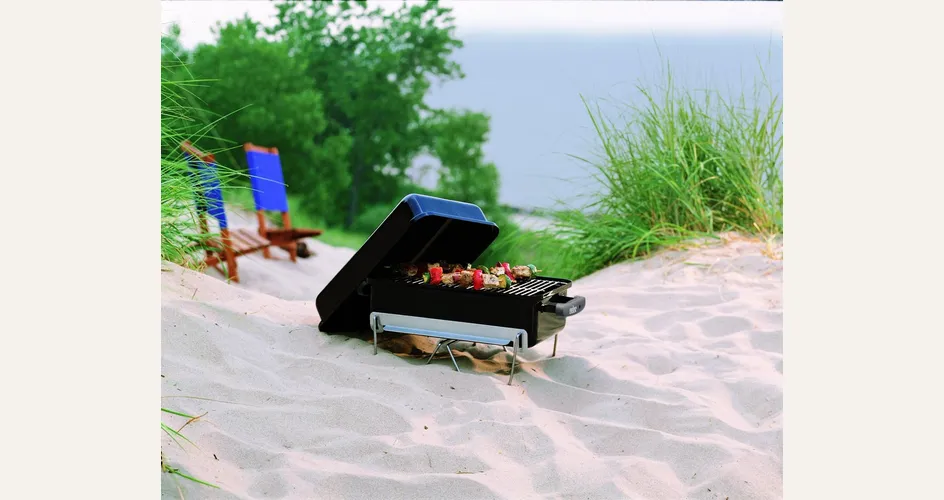 Il barbecue portatile a carbone Go-Anywhere