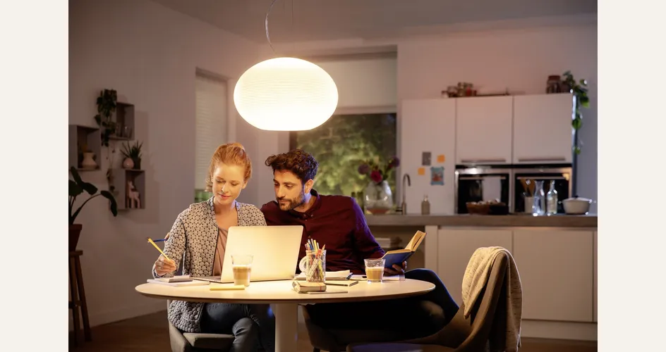 Lampadina led integrata per il lampadario Flourish di Philips