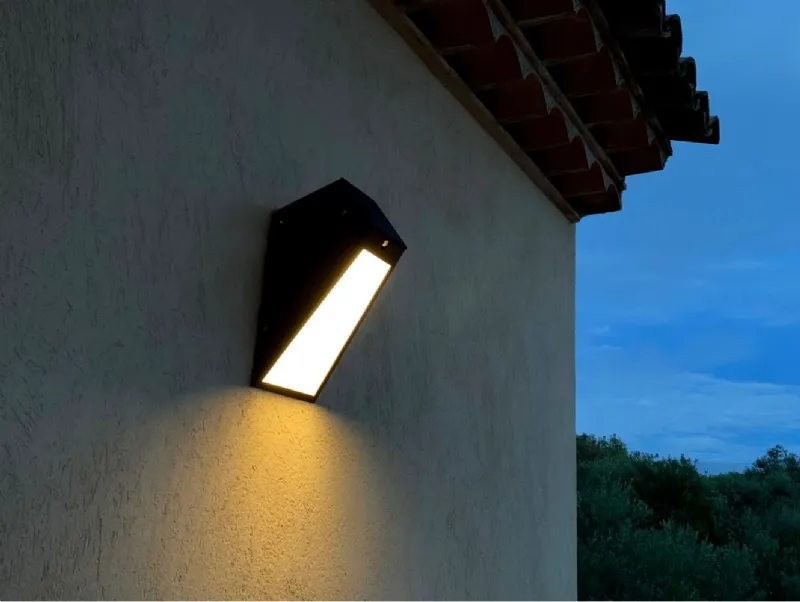 Applique APS 025 di LYX Luminaires