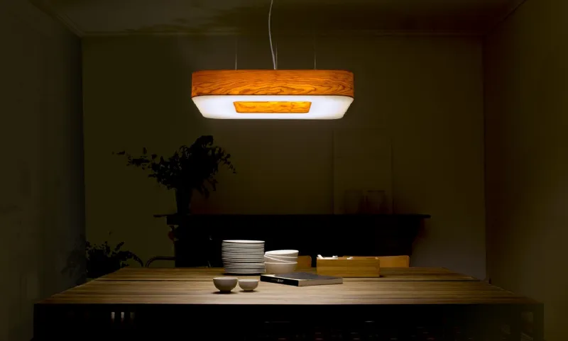 lampada in legno artigianale