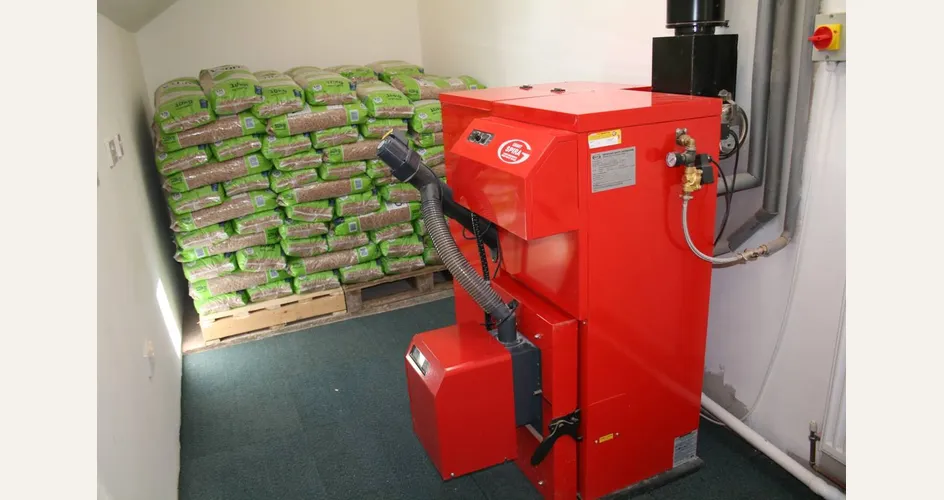 Locale caldaia pellet