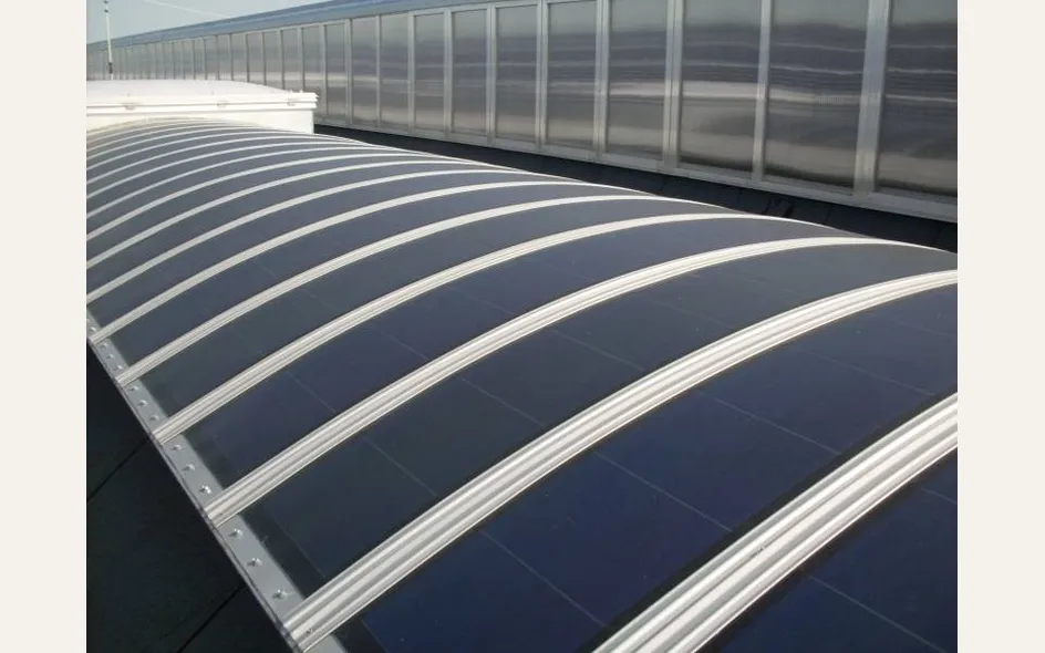 Un esempio di pannelli fotovoltaici in silicio amorfo