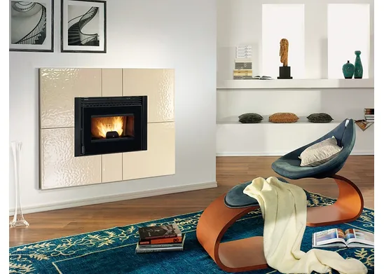 Inserto a pellet della Nordica Extraflame modello Comfort Plus Crystal