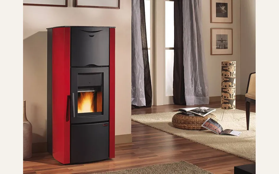 Termostufa a pellet Lucrezia Steel Idro della Nordica Extraflame