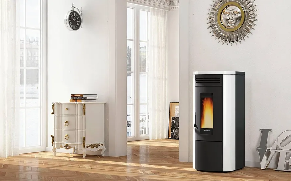 Costanza di LaNordica-Extraflame. Termostufa ermetica a pellet in classe A+.