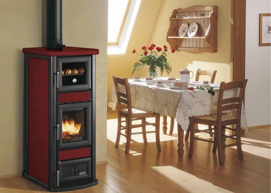 Stufa a legna con forno