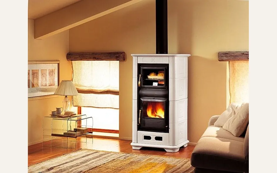 Stufa in maiolica con forno
