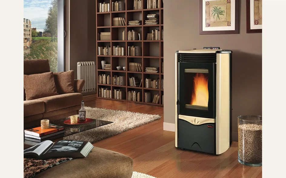 Termostufa a pellet modello Duchessa Idro Steel della Nordica Extraflame