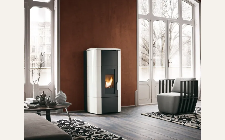 Termostufa a pellet modello Ermione Idro della Palazzetti