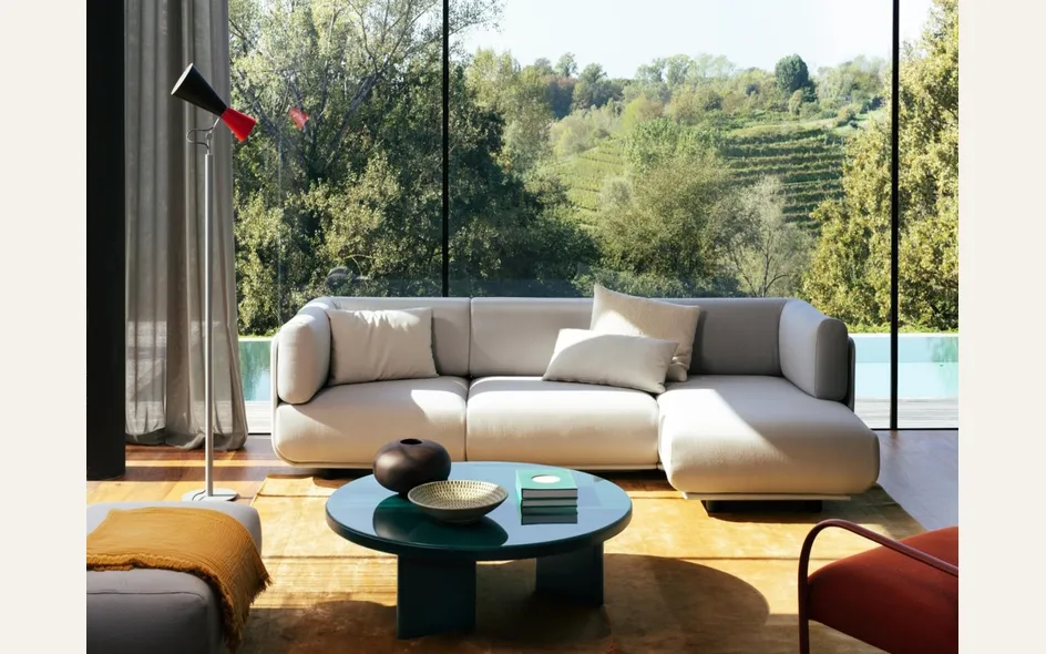 Divano modulare con chaise longue Shaal di Arper