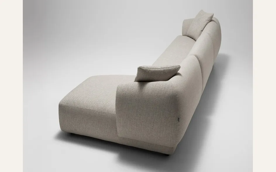 Avvolgente il divano Kamari by Twils con chaise longue