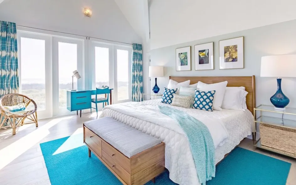 La camera da letto di una casa al mare