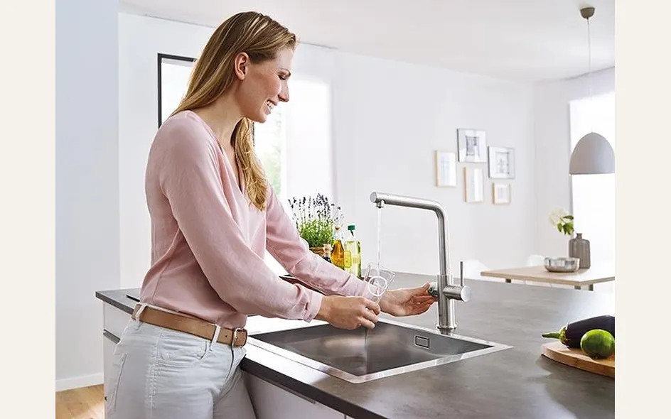 Il miscelatore cucina della gamma Blue Home di Grohe