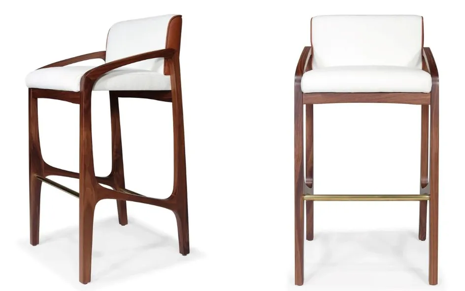 Sgabello alto imbottito con schienale e braccioli William Stool di Hatt