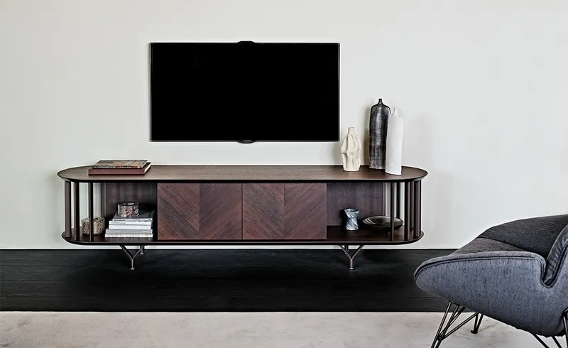 Altezza e comfort visivo (foto Poltrona Cattelan Italia Costes)