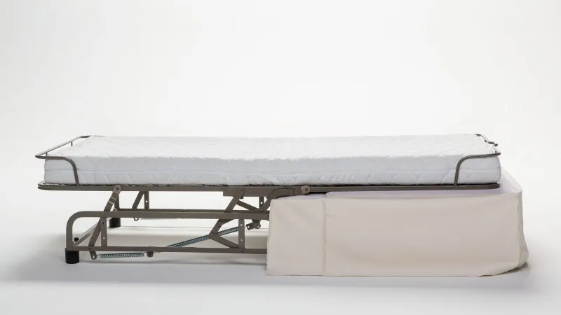 Poltrona Flora trasformabile in letto di BertO