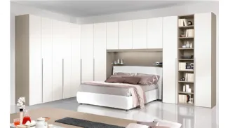 Camera da letto matrimoniale a ponte  con armadio angolare
