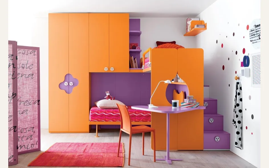 Cameretta con letto a soppalco